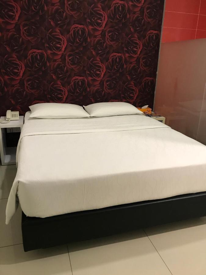 Goody Hotel ยะโฮร์บาห์รู ภายนอก รูปภาพ