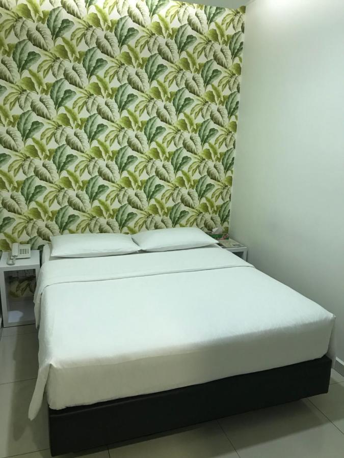 Goody Hotel ยะโฮร์บาห์รู ภายนอก รูปภาพ