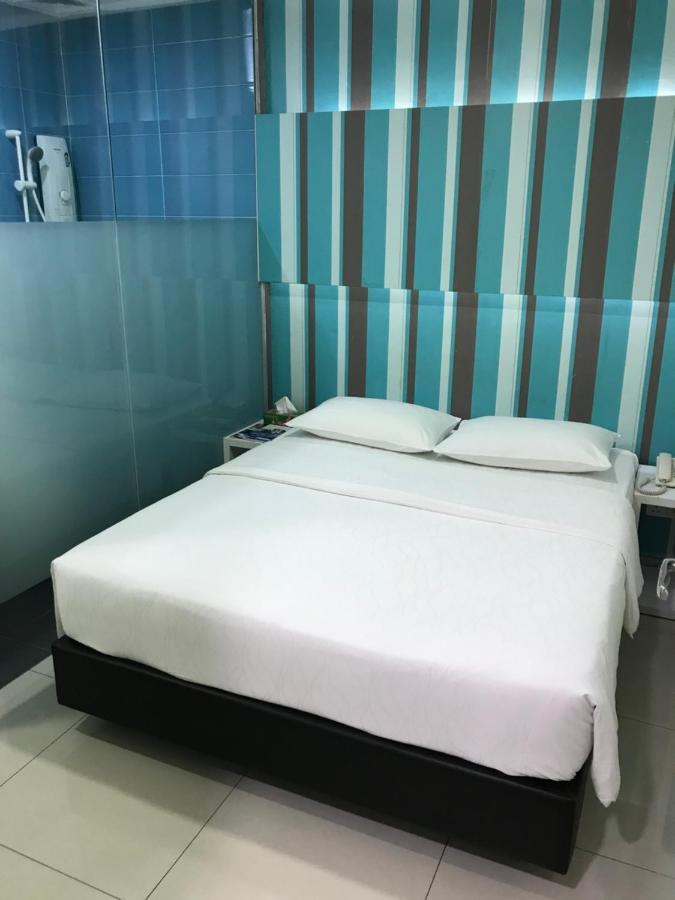 Goody Hotel ยะโฮร์บาห์รู ภายนอก รูปภาพ