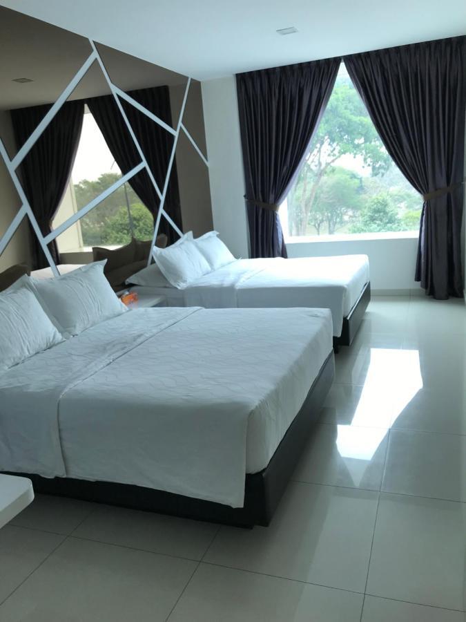 Goody Hotel ยะโฮร์บาห์รู ภายนอก รูปภาพ