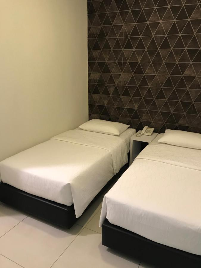 Goody Hotel ยะโฮร์บาห์รู ภายนอก รูปภาพ