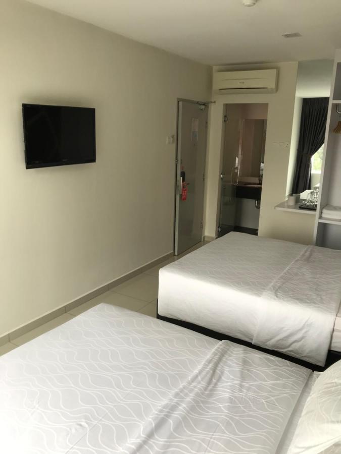 Goody Hotel ยะโฮร์บาห์รู ภายนอก รูปภาพ